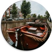 WallClassics - Dibond Muurcirkel - Boot in Amsterdamse Gracht - 30x30 cm Foto op Aluminium Muurcirkel (met ophangsysteem)