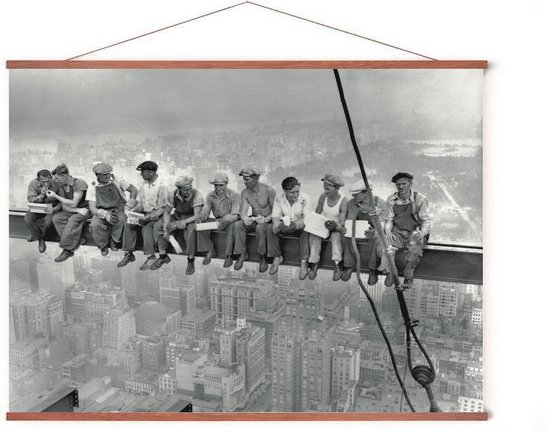 Poster In Posterhanger - Lunch Atop A Skyscraper - 50x70 cm - Kader Hout - Ophangsysteem - Vintage New York