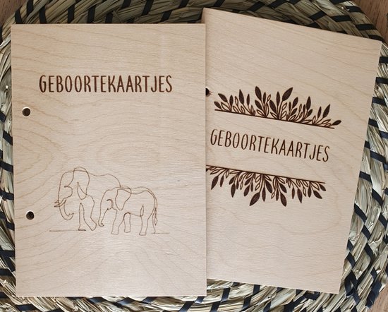 Overzichtelijk opbergen van alle geboorte kaartjes in een bundel van hout! - Geboortekaartjesbundel - Olifantjes bewaarbundel van Geboortekaarten