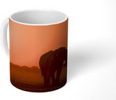 Mok - Olifant bij zonsondergang in het Nationaal park Nxai Pan - 350 ML - Beker