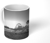 Mok - Santa Monica Pier tijdens zonsondergang in Los Angeles - zwart wit - 350 ML - Beker