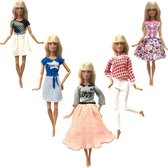 Barbie kleertjes - 5 Outfits voor poppen - Poppenkleertjes - Geschikt voor o.a Barbie - Setje 'Lynne' - GRATIS verzending