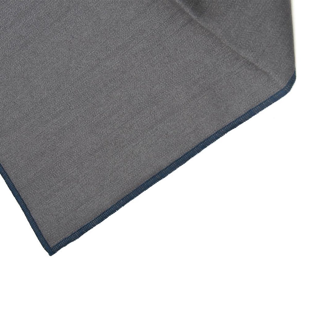 Denim grijs tafelkleed - met blauwe rand - Bliek Tof Tafelen - 140x250 cm