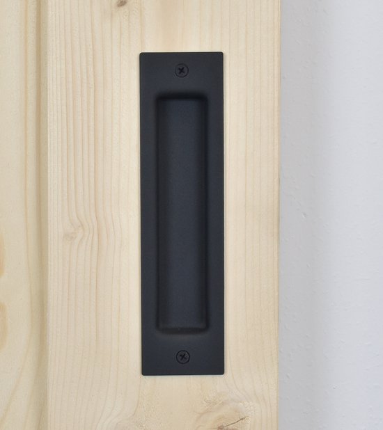 Zwarte, rechthoekige schuifdeurkom gemonteerd op een houten deur.