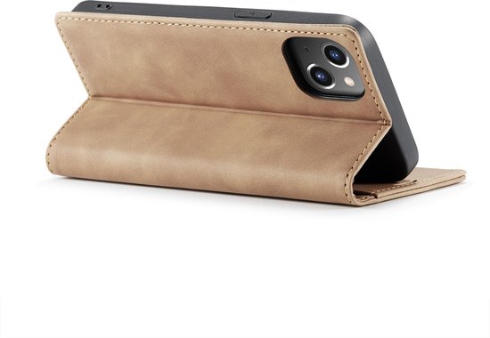 Étui portefeuille marron ouvert pour servir de support de téléphone, la caméra visible.