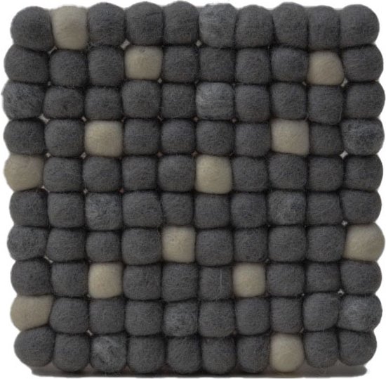Vilten onderzetter van vilten bolletjes - wit, oranje/bruin, beige Vilten onderzetter van vilten bolletjes - wit, oranje/bruin, beige