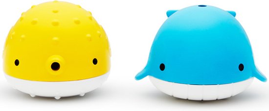 Gele kogelvis en blauwe walvis badspeeltjes naast elkaar.