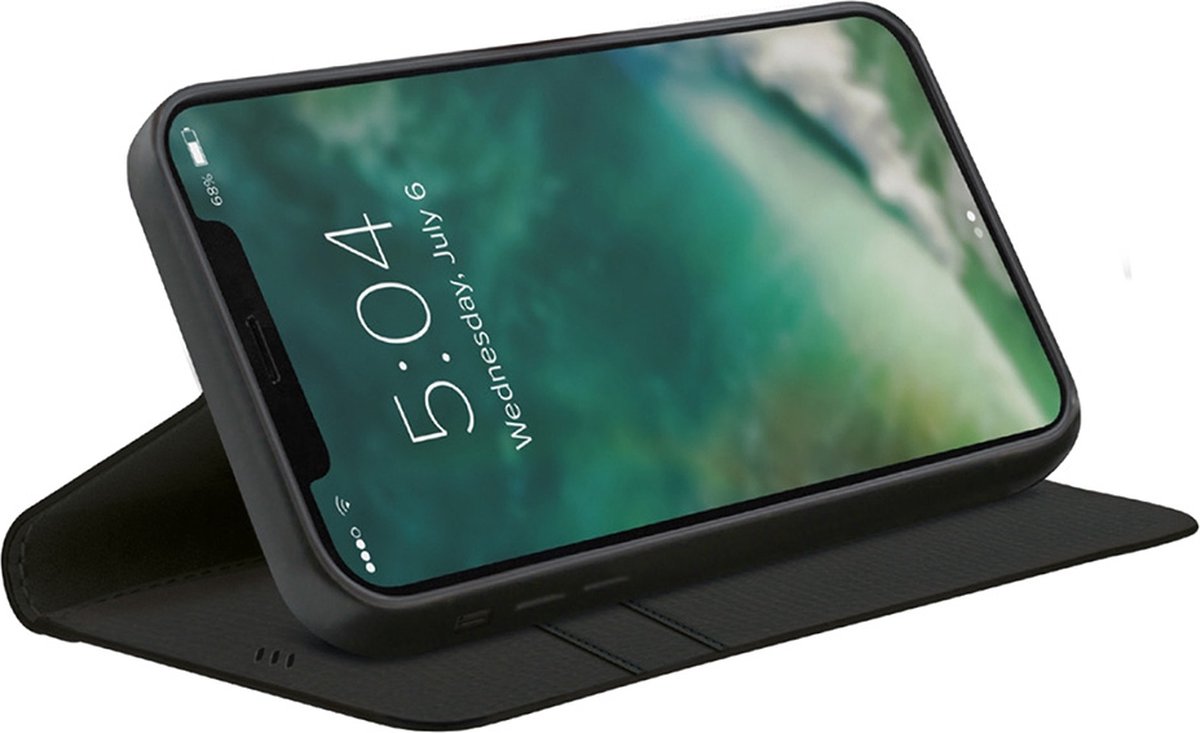 Xqisit Eco Wallet Selection Anti Bac biologisch afbreekbaar hoesje geschikt voor iPhone 12 Pro Max - zwart