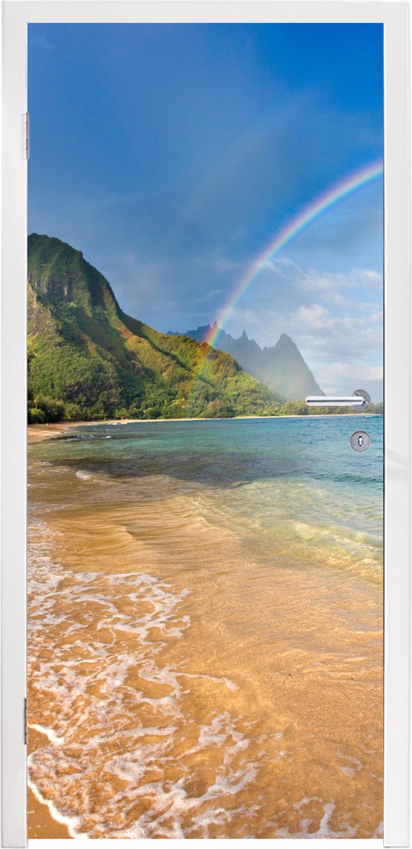 Deursticker Een regenboog bij Tunnels Beach op Hawaii - 75x205 cm - Deurposter