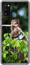 Geschikt voor Samsung Galaxy A41 hoesje - Baby - Aap - Takken - Siliconen Telefoonhoesje