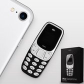 MikaMax Mini Telefoon - Mini GSM - Mini Cellphone - Mini Mobiel - Kleinste Telefoon Ter Wereld  - Incl. USB-oplaadbkabel - Simlockvrij - 6.5 x 2.8 x 1.2 cm