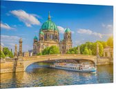Een ronvaartboot voor de historische Dom van Berlijn - Foto op Canvas - 60 x 40 cm
