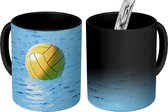 Magische Mok - Foto op Warmte Mok - Waterpolo bal in het water - 350 ML