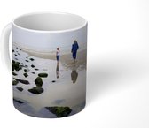 Mok - Meisjes op het strand van Vlieland - 350 ML - Beker