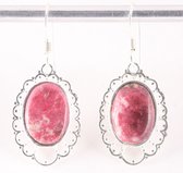 Opengewerkte zilveren oorbellen met roze thuliet