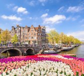 Een kleurrijke lente met tulpenbloemen in Amsterdam - Fotobehang (in banen) - 350 x 260 cm