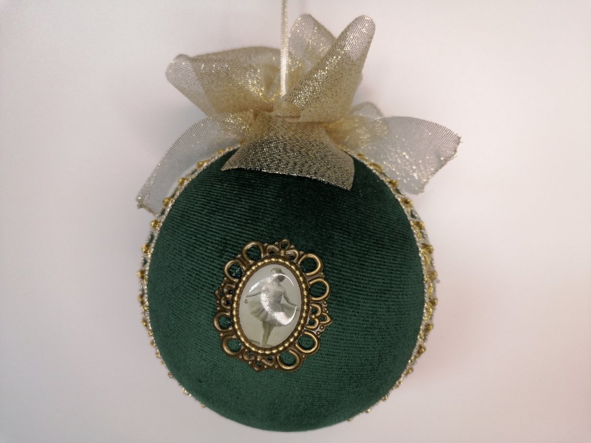 Donia Star Kerstboomversiering, Vintage kerstbal handmade in Belgium - groen-goud kleurig, 12 cm diameter