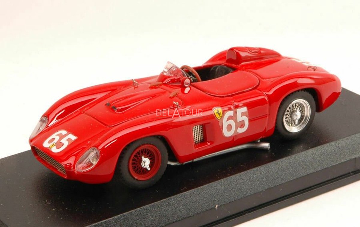 De 1:43 Diecast Modelcar van de Ferrari 500TR #65 van Monza in 1956. De coureurs waren Gendebien en De Portago. De fabrikant van het schaalmodel is Art-Model. Dit model is alleen online verkrijgbaar