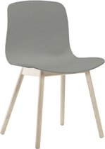 About a Chair AAC 12 - Eiken gezeept - grijs