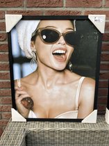 Schilderij - zwarte lijst - Art Collection - SUNGLASS WOMAN - 53x63cm