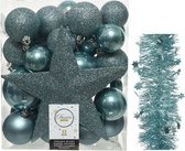 Kerstversiering kunststof kerstballen 5-6-8 cm met ster piek en sterren slingers pakket ijsblauw 35x stuks - Kerstboomversiering