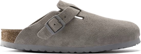 Sabot Boston Birkenstock en suédine grise avec boucle et semelle en liège.