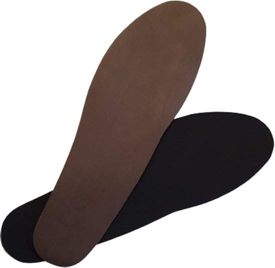 Orthopedische Inlegzolen Met Sportschoenen Geïsoleerd Op Wit Houten Bord De Gm1251515769 365269132 Orthopedische Inlegzolen Met Sportschoenen Geïsoleerd Op Wit Houten Bord De Gm1251515769 365269132