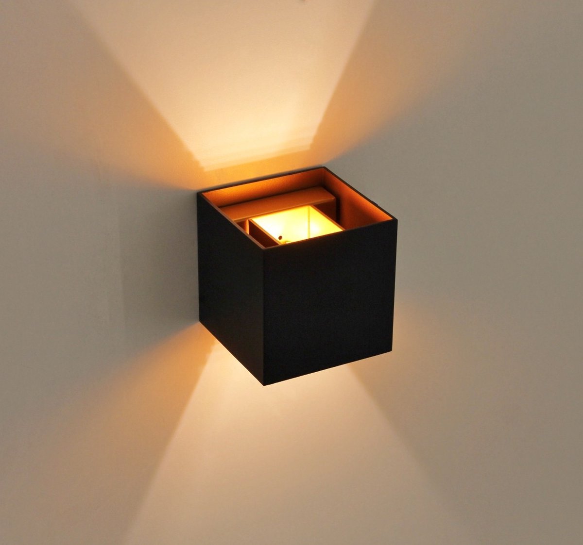 Wandlamp voor binnen en buiten - buitenlamp- industrieel – led – 10×10 cm – 12 watt
