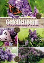 Van harte gefeliciteerd! Een bijzondere wenskaart met diverse afbeeldingen van paarse bloemen en een mooie vlinder. Een dubbele wenskaart inclusief envelop en in folie verpakt.