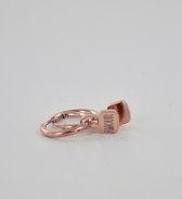 Oorring hanger slotje met AMOUR - rosé goud
