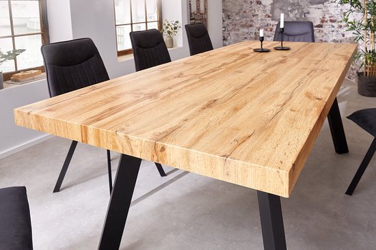 Table de salle à manger moderne avec rallonge et plateau aspect chêne