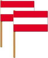 Set de 2x drapeau ondulant luxe / drapeau main Autriche 30 x 45 cm sur baton bois - Décoration pays