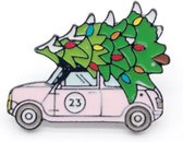 Pin ''christmas car'' pink, kerst, kerstboom, broche, kledingspeld