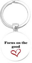Akyol - focus on the good Sleutelhanger - Focus on the good - iemand die meer op het goede in het leven moet focussen - focussen - focus - sleutelhanger - 2,5 x 2,5 CM