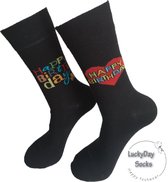 Happy birthday sokken - Verjaardag sokken - gefeliciteerd sokken - Leuke sokken - Vrolijke sokken - Luckyday Socks - Sokken met tekst - Aparte Sokken - Socks waar je Happy van word