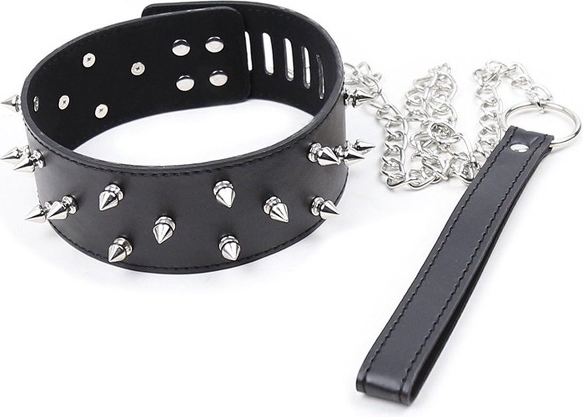 Nooitmeersaai - Halsband met spikes, riem en slot - zwart