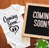 Happy Goodz Baby Romper COMING SOON, Baby geboren in 2023/2024, Zwangerschapsaankondiging / bekendmaking, Zwanger, 100% katoen, kraam cadeau, rompertje met tekst, aanstaande mama/p