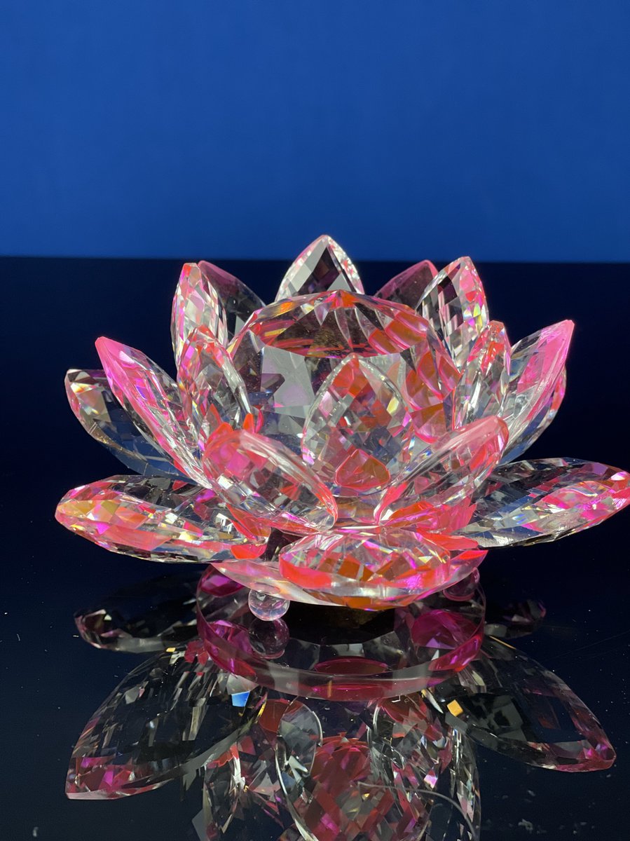 Luxe Kristallen Lotus Bloem – Multicolor en Elegant Design Roos