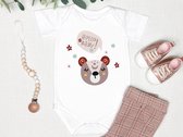 Lykke Hallo Baby Onesie| Cute Beer Romper| | Nieuw moedercadeau | Verjaardagscadeaus |Kraamcadeau, 100% Cotton Onesie 12-18 maand