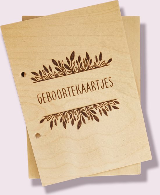 Overzichtelijk opbergen van alle geboorte kaartjes in een bundel van hout! - Geboortekaartjesbundel - Takjes bewaarbundel van Geboortekaarten