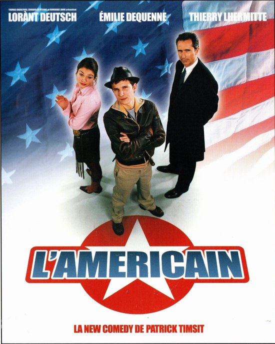 Drie personen op een Amerikaanse vlag, met de titel 'L'Americain' onderaan.