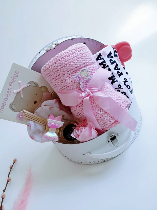 Kraamcadeau - Baby set - Babygifts -Koffertje - Kinderkoffertje - Kraampakket- rompertje met tekst - Roze - Bijtring - Deken - Geurstokjes - Muts - krabwantje -geboortekaartje - Soft Touch babydeken -Baby deken - Baby kleding - Baby kado