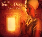 Ajeet Kaur: At the Temple Door [CD]