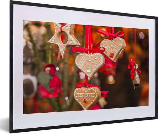 Photo en cadre - La décoration coeur suspendu sur le marché de Trent pendant Noël Cadre photo noir avec passe-partout blanc, moyen 60x40 cm - Affiche sous cadre (Décoration murale salon / chambre)