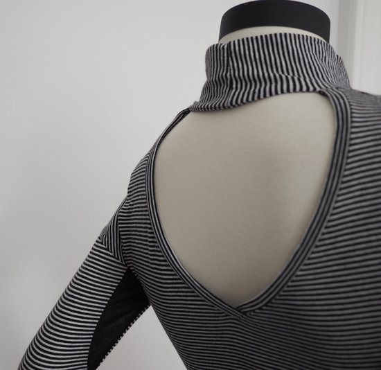YELIZ YAKAR - Luxe dames gestreepte uitgaans top “Malin” met col en een open rug detail - gebroken wit / zwarte streep  - katoen - maat S/36 - designer kleding