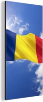 Wanddecoratie Metaal - Aluminium Schilderij Industrieel - De vlag van Roemenië wappert in de lucht - 20x40 cm - Dibond - Foto op aluminium - Industriële muurdecoratie - Voor de woonkamer/slaapkamer