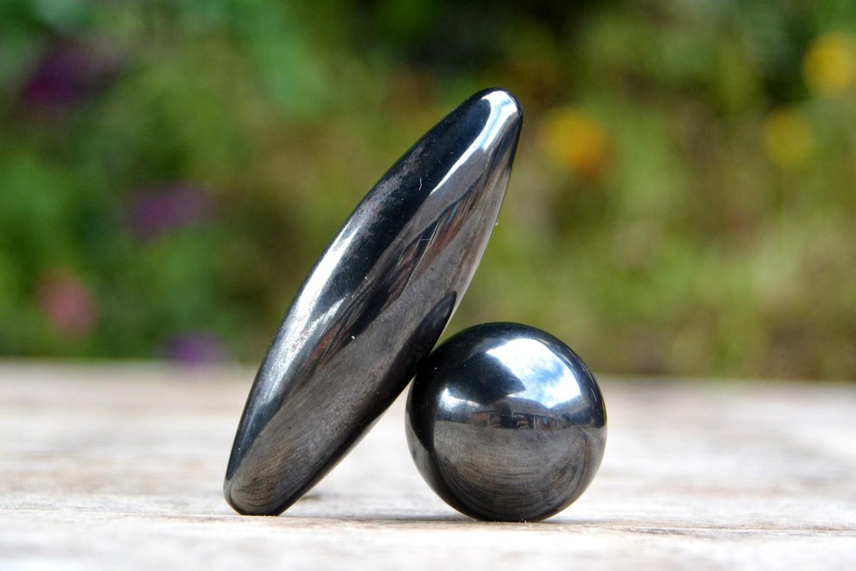 Hematiet met Magnetiet geslepen powermagneten - bol + olijf