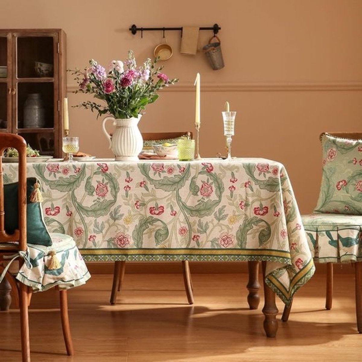Tafelkleed Rechthoekig - Keukentextiel Tafeldecoratie - Eettafel Aankleden - Uniek Bloemendesign - 140 x 221 cm - Cecilia A