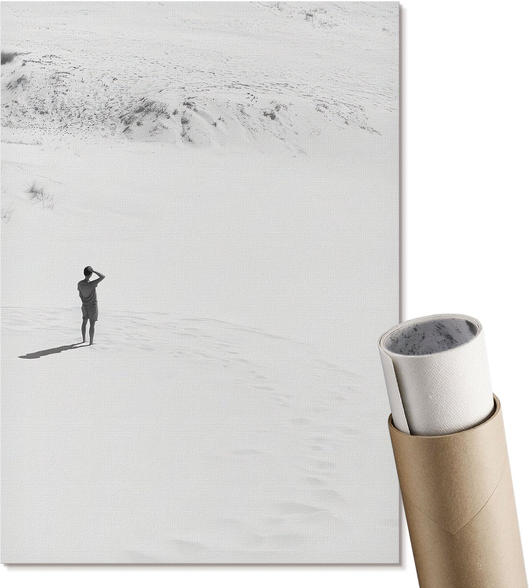 Coloray Polycanvas Wandposter - Man Op Het Zand, Fotografie - A4 - Wit Wanddecoratie - Rechthoek - Canvasposter - Woonkamer, Slaapkamer, Kantoor - Minimalist