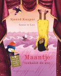 Omslag van Maantje verhuist de zee van Sjoerd Kuyper